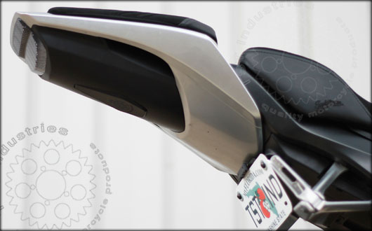 TST CBR1000RR (10-16) ローマウント フェンダーレスキット｜AxxL