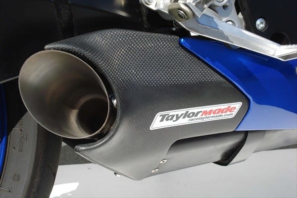 GSX-R600/750(08-10)にMOTOGPのようなサイド出しマフラー！｜AxxL