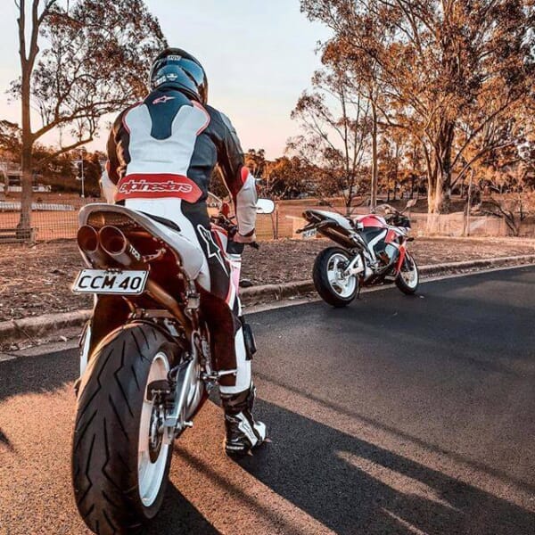 TOCE Performance 目立ち度抜群な CBR600RR用 マフラー(07-22)|AxxL