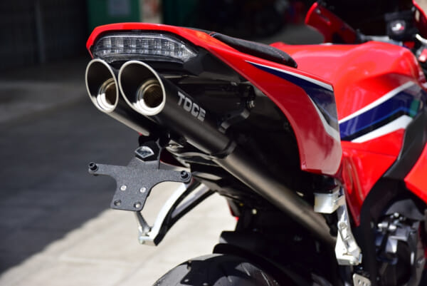 TOCE Performance 目立ち度抜群な CBR600RR用 マフラー(07-25)｜AxxL