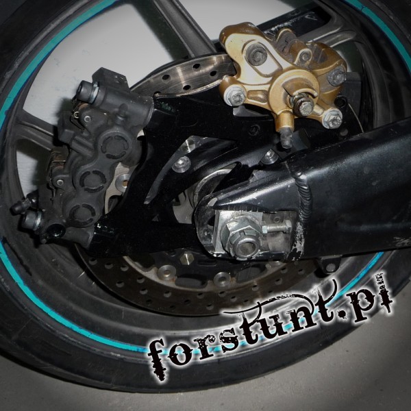 ForStunt製 デュアルキャリパーブラケットキット Ver.2 ZX-6R(05-12) ForStunt製 デュアルキャリパーブラケットキット Ver.2 ZX-6R(05-12)