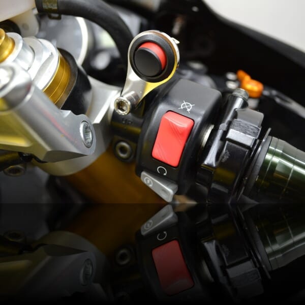 バイクにローンチコントロールやピットレーンリミッターを｜AxxL