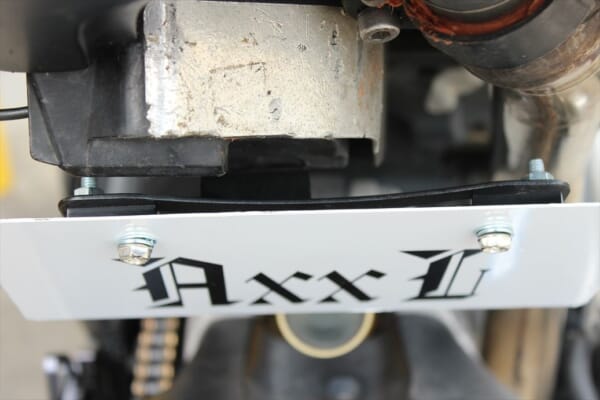 AXXL - アメリカ-日本用 ナンバー穴 変換ステーキット