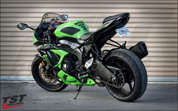 バイクTST ZX-6R (2019-)ウィンカー内蔵 LEDテールライト