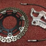 KEVTEC製 WR250X用 デュアルキャリパーブラケット｜AxxL