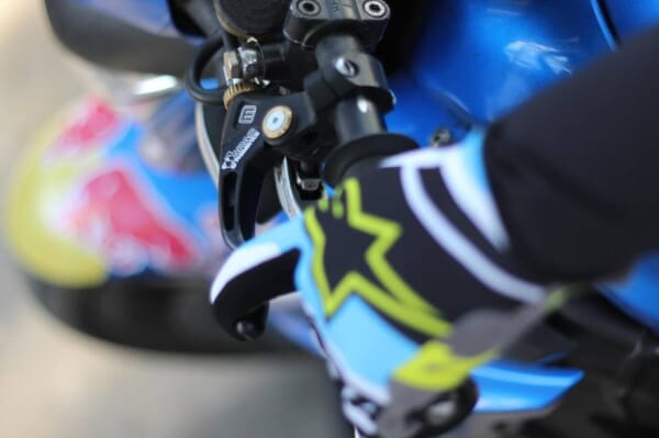 This side up 製 プロのスタントライダーも愛用しているクラッチ