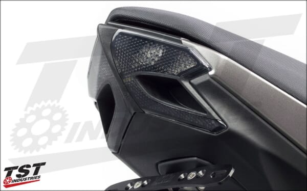 TST カワサキ車用テール　ウインカーライト TST製 ZX-6R(13-16)用ウィンカー内蔵LEDテールライト｜AxxL