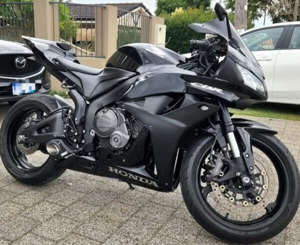 CSRacing製CBR600RR(PC40)用サイド出しマフラー！｜AxxL