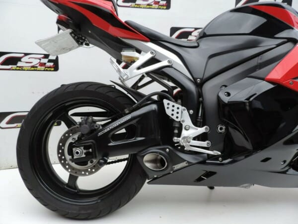 CSRacing製CBR600RR(PC40)用サイド出しマフラー！｜AxxL