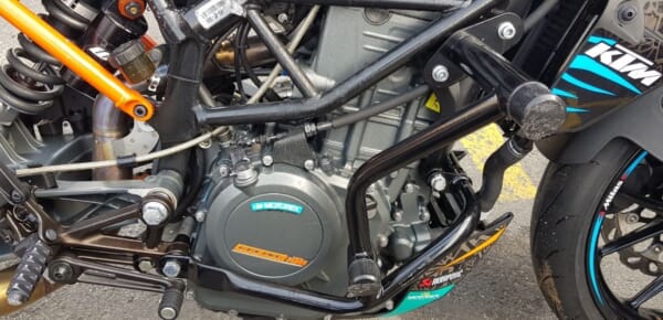 KTM-DUKE専用スタントケージ-エンジンガード-世界で5台限定！｜AxxL