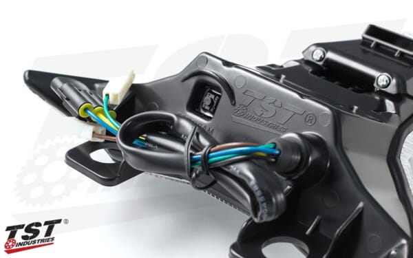 TST Industries Ninja400/Z400 ウィンカー内蔵LEDテールライト｜AxxL
