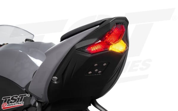 TST Industries ZX-6R (19-24) ウィンカー内蔵 LEDテールライト