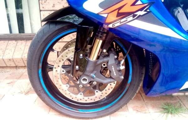 派手すぎない大人なバイク用17インチ用リムステッカーSTD2｜AxxL