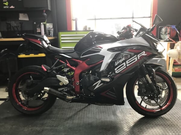 ZX25R 少ない カスタムデカールキット