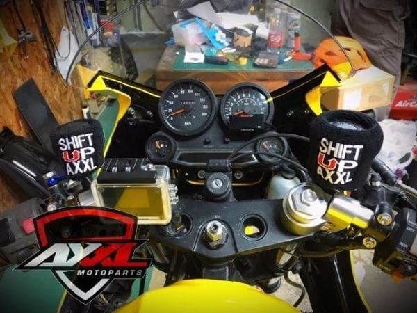 バイク用ブレーキリザーバーカバーで手軽にドレスアップ!|AxxL バイク用ブレーキリザーバーカバーで手軽にドレスアップ!|AxxL