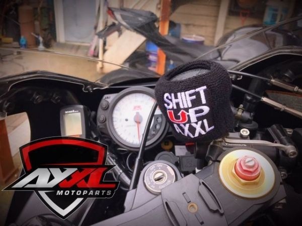 バイク用ブレーキリザーバーカバーで手軽にドレスアップ!|AxxL バイク用ブレーキリザーバーカバーで手軽にドレスアップ!|AxxL