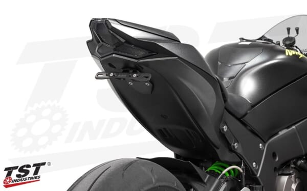TST Industries ZX-10R (16-)ウィンカー内蔵LEDテールライト｜AxxL
