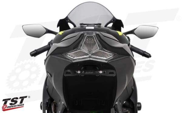 TST Industries ZX-10R (16-)ウィンカー内蔵LEDテールライト｜AxxL