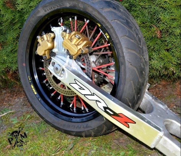 DR-Z400のデュアルキャリパー ハンドブレーキ｜AxxL