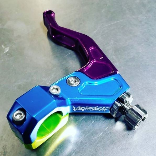 スタント車両には必須 !! クラッチを軽くする EZ PULL クラッチ| AxxL