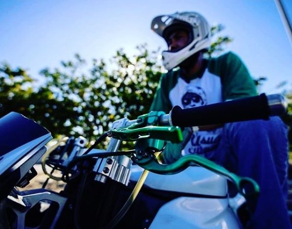 スタント車両には必須 !! クラッチを軽くする EZ PULL クラッチ| AxxL