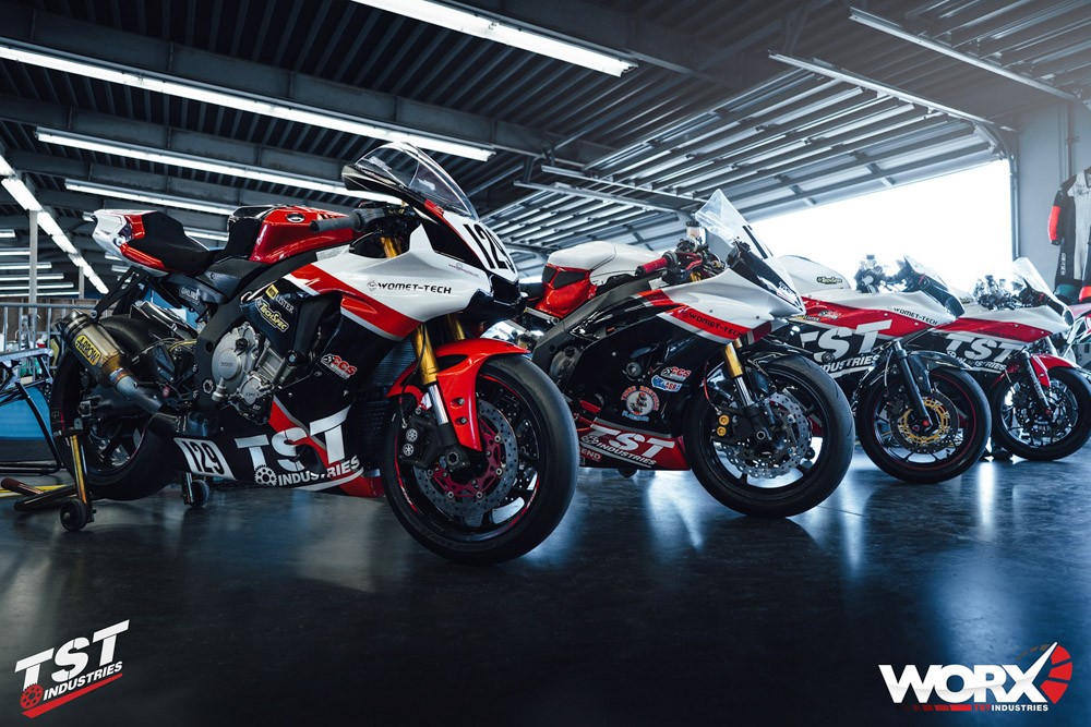 GSX-R1000(17-)用スタイリッシュなLEDフロントウインカー｜AxxL