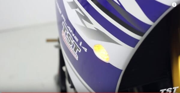 YZF-R1用シンプルでスタイリッシュなLEDフロントウインカー｜AxxL
