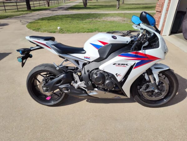 CBR1000RR(12-16)用MOTOGPのようなサイド出しマフラー！｜AxxL