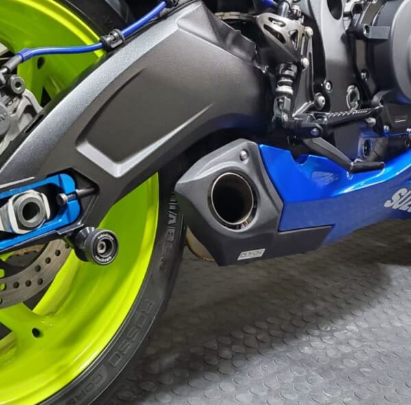 GSX-R600/750(11-21)にMOTOGPのようなサイド出しマフラー!|AxxL
