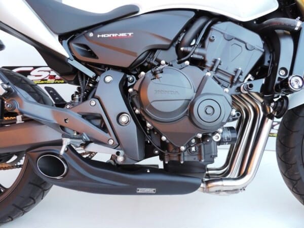 CB600FにMOTOGPのようなサイド出しマフラーでかっこよく！｜AxxL