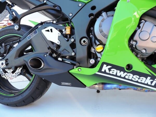 ZX-10R(11-15)用MOTOGPのようなサイド出しマフラー！｜AxxL