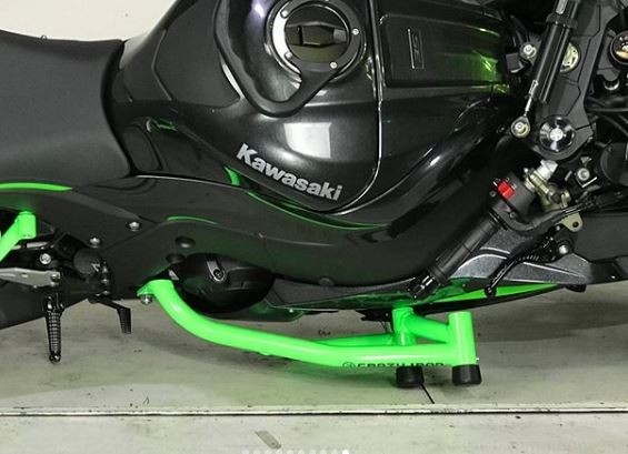 【絶版品】ZX-10R 04  燃料タンク