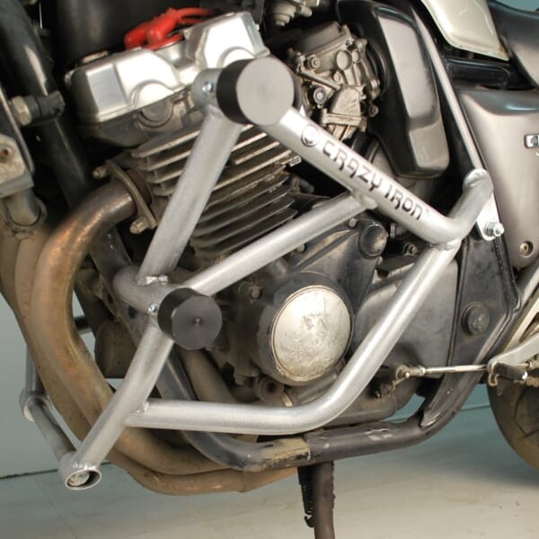 CB400SF用倒れても傷つかないエンジンガード｜AxxL