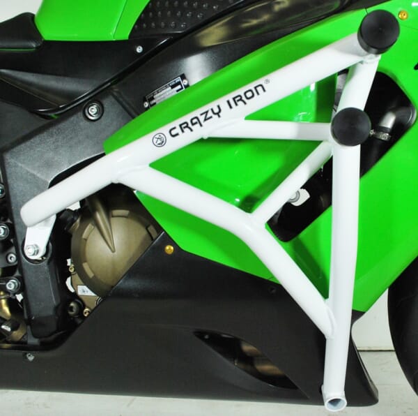 ZX-6R(05-06)用倒れても傷つかないエンジンガード｜AxxL