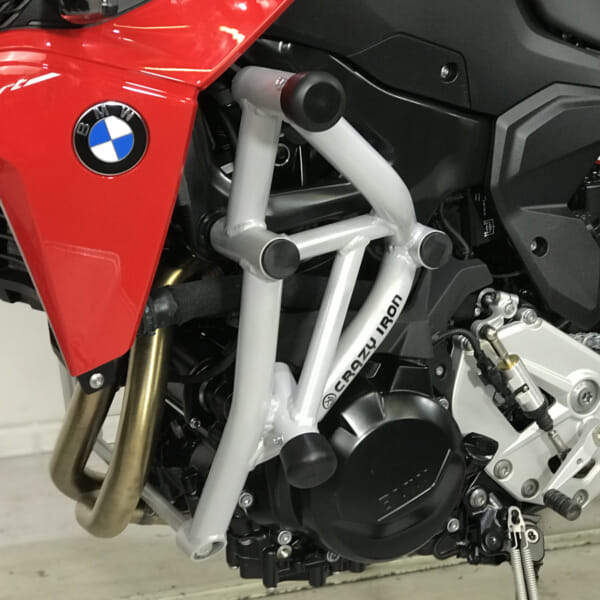 BMW F900R用 倒れても傷つかないエンジンガード|AxxL BMW F900R用 倒れても傷つかないエンジンガード|AxxL