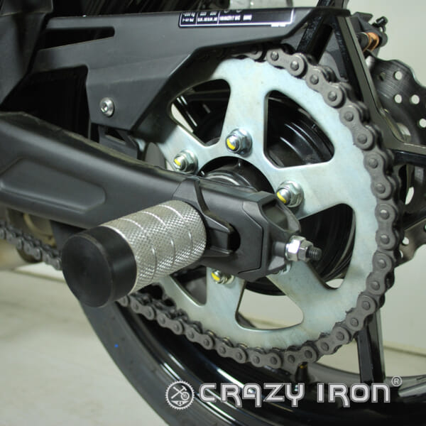 Ninja 650 Z650 (17-20)用の大型アクスルスライダー｜AxxL