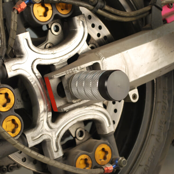 ZX-6R (03-04)用の大型アクスルスライダー|AxxL ZX-6R (03-04)用の大型アクスルスライダー|AxxL