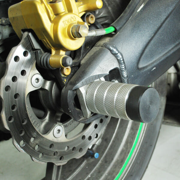 ZX-6R (05-20) ZX-10R (11-20)用の大型アクスルスライダー|AxxL ZX-6R (05-20) ZX-10R (11-20)用の大型アクスルスライダー|AxxL