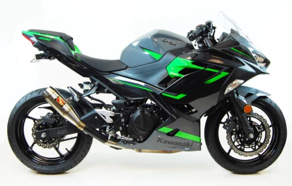 スーパーバイク選手権にも使用 COMPETITION WERKES マフラー｜AxxL