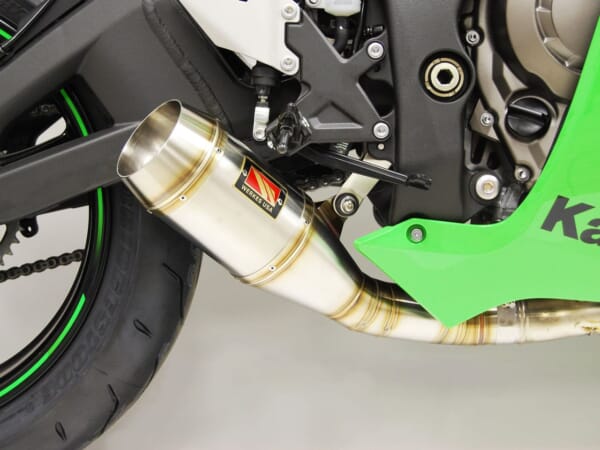 スーパーバイク選手権にも使用 COMPETITION WERKES マフラー｜AxxL