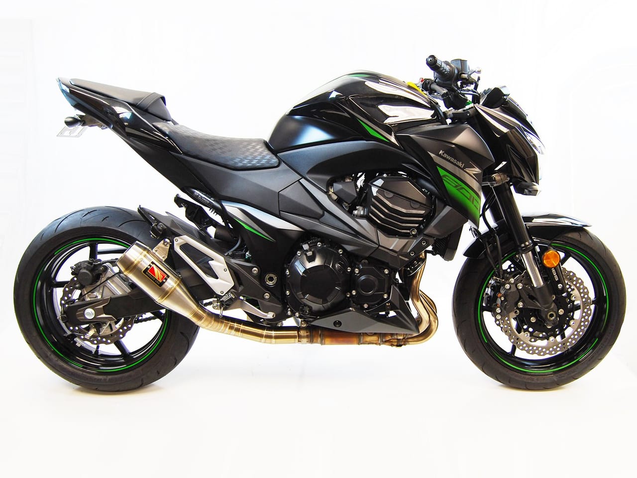 スーパーバイク選手権にも使用 COMPETITION WERKES マフラー｜AxxL