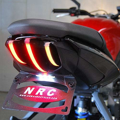 NRC製 Street Twin用ウインカー内蔵フェンダーレス｜AxxL