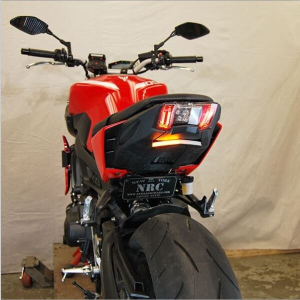 NRC製 MT-09 (17-) 用ウインカー内蔵フェンダーレス｜AxxL