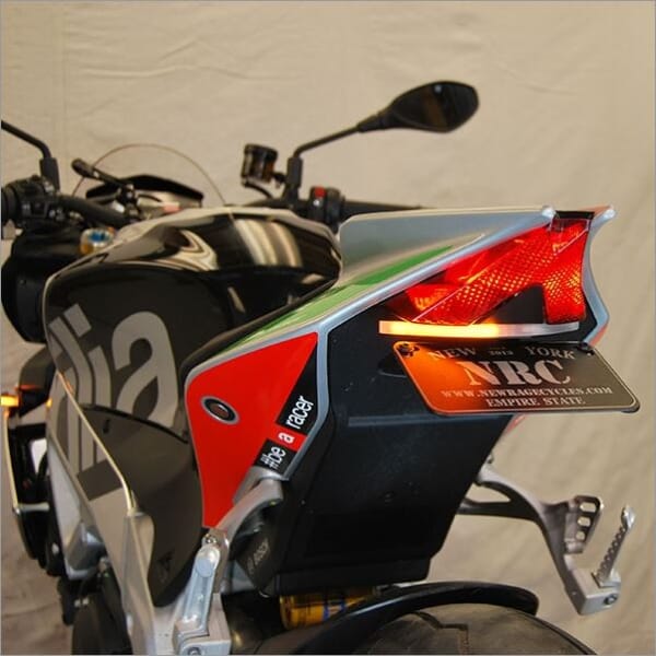 NRC製 RSV4用ウインカー内蔵フェンダーレス｜AxxL