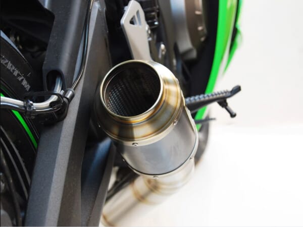 スーパーバイク選手権にも使用 COMPETITION WERKES マフラー|AxxL スーパーバイク選手権にも使用 COMPETITION WERKES マフラー|AxxL
