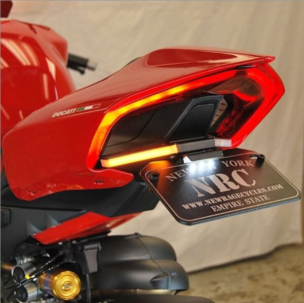 DUCATI Panigale V4 2022-2024 カーボン製リアマッドガード ドゥカティ リアフェンダー パニガーレ V4R Str –  DUCATISM