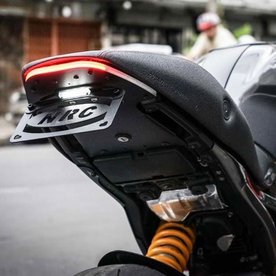 NRC製 モンスター 1100用ウインカー内蔵フェンダーレス｜AxxL