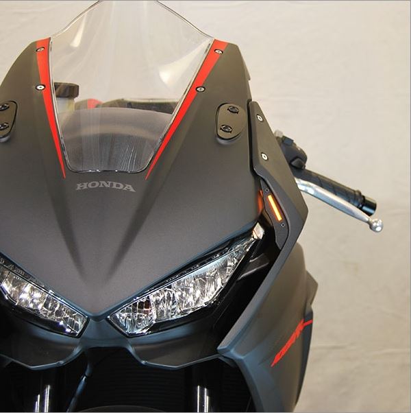 NRC製フロントウィンカー　cbr1000rr 17年式〜