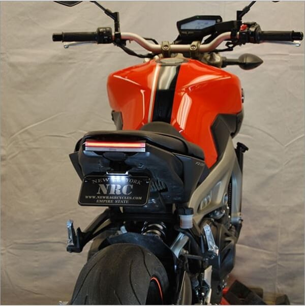 NRC製 FZ-09 / MT-09 (14-16) 用ウインカー内蔵フェンダーレス|AxxL