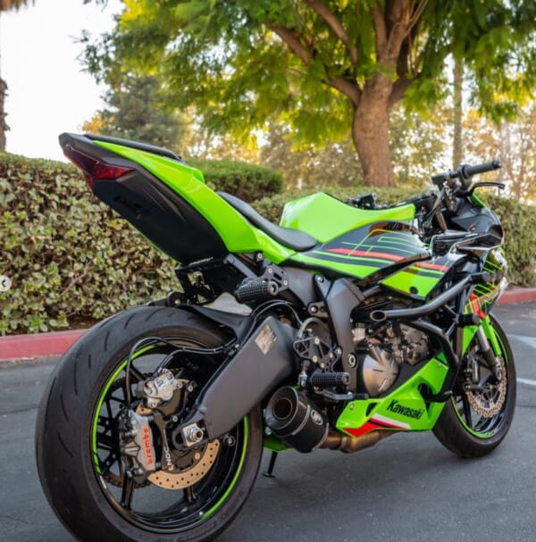 ZX-6R (09-23) 好きなポジションに設定できるアルミサブケージ｜AxxL
